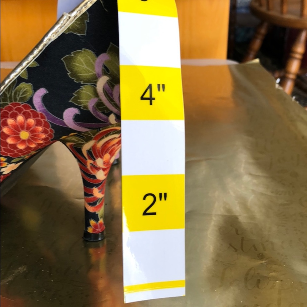 Splash 3 1/2” heels - Picture 6 of 7